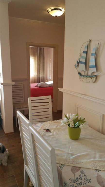 Laura's Home Durrës Extérieur photo
