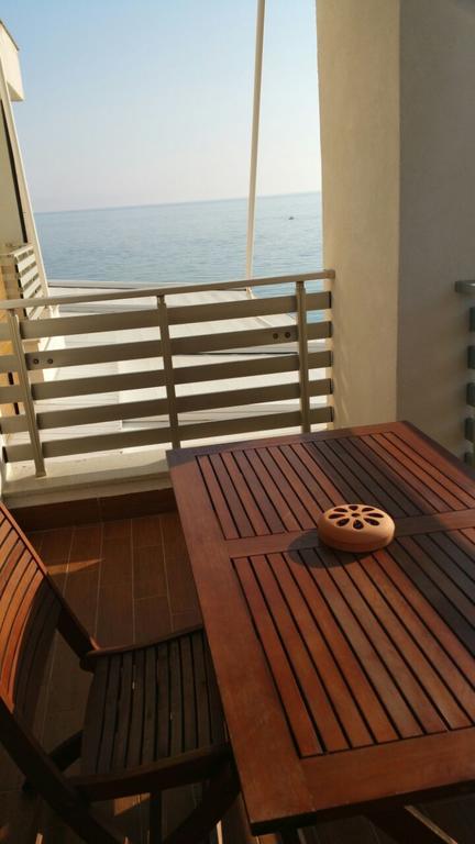 Laura's Home Durrës Extérieur photo