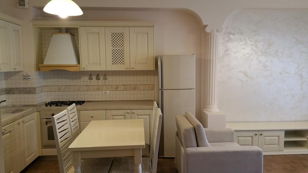 Laura's Home Durrës Extérieur photo